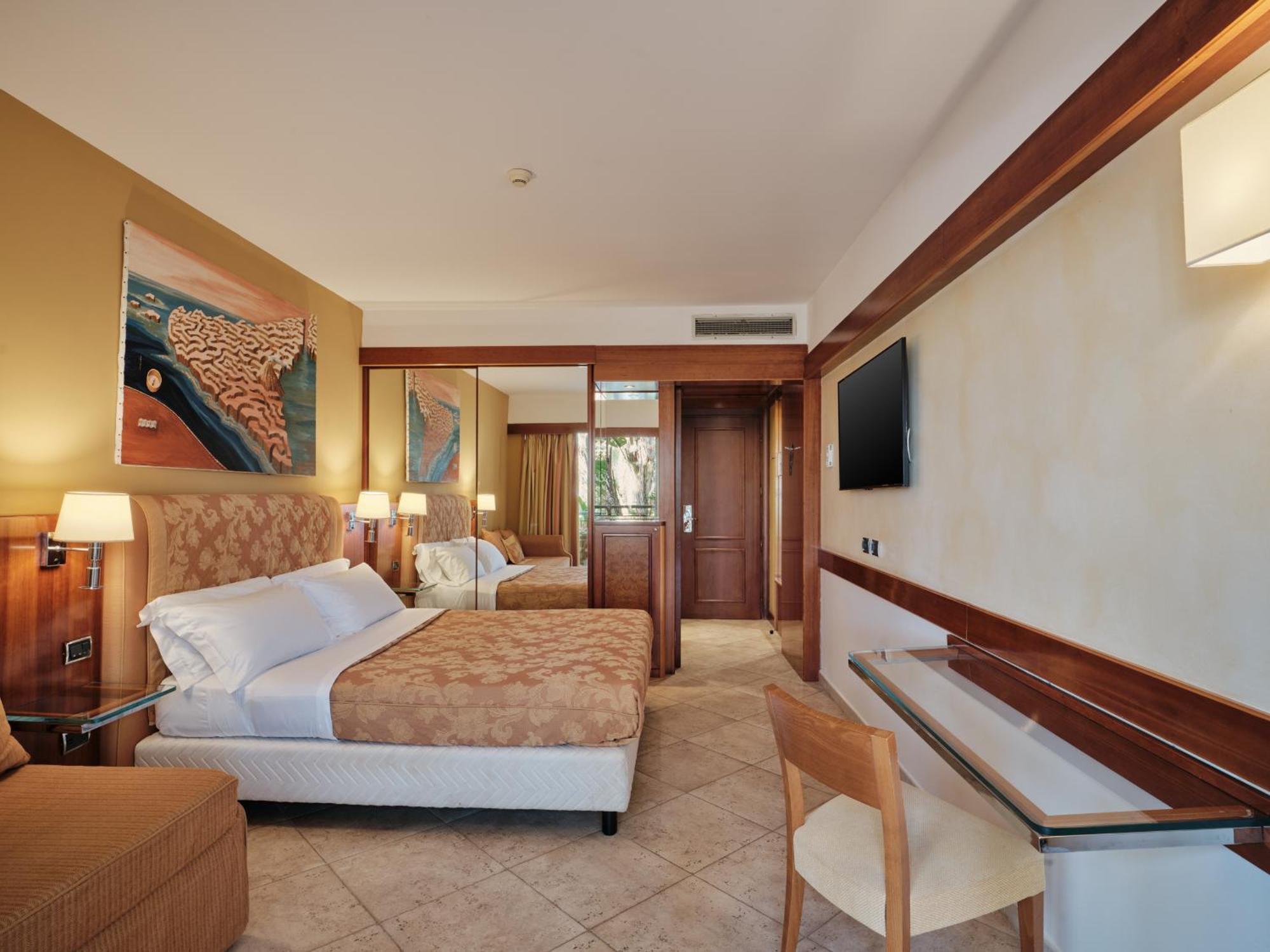 Doppelzimmer mit Poolblick